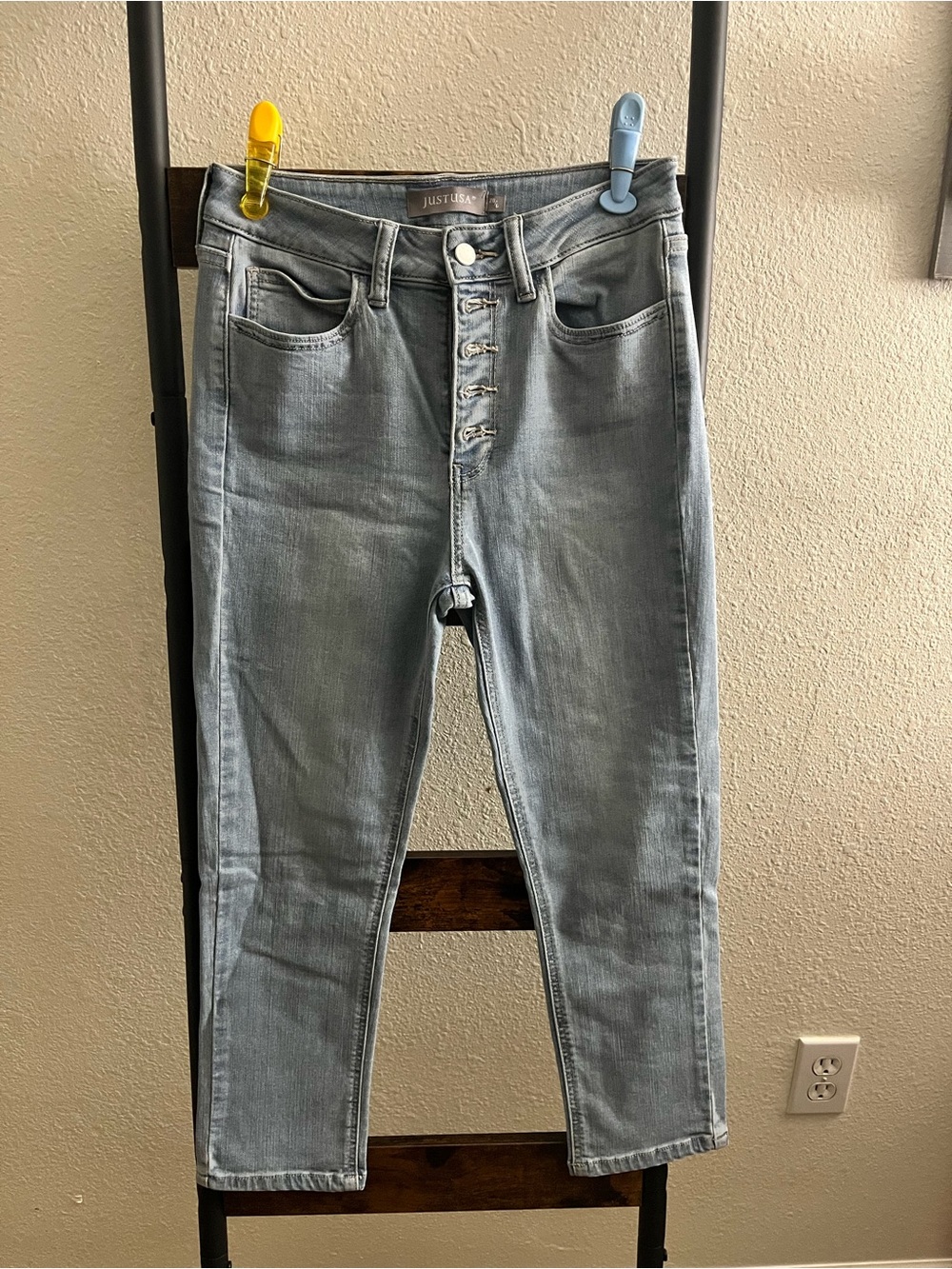 JUST USA Light Blue Women’s Straight cropped Jeans
